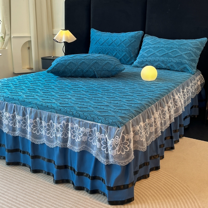 91家纺网 家纺一手货源 找家纺 米瑞娜 2025新款塔芙绒床裙三件套雕花绒蕾丝跨境单床裙外贸现货尺寸齐全 马尾型-宝蓝