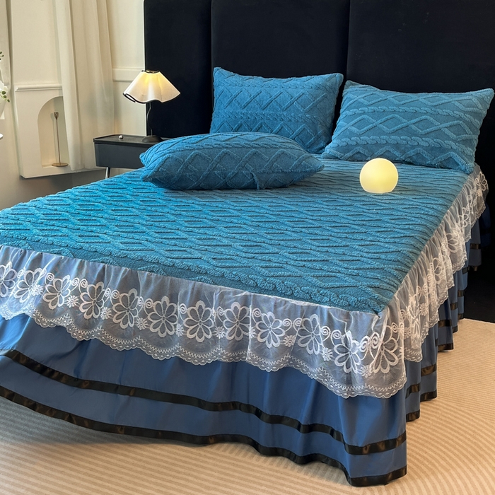 91家纺网 家纺一手货源 找家纺 米瑞娜 2025新款塔芙绒床裙三件套雕花绒蕾丝跨境单床裙外贸现货尺寸齐全 马尾型-宝蓝