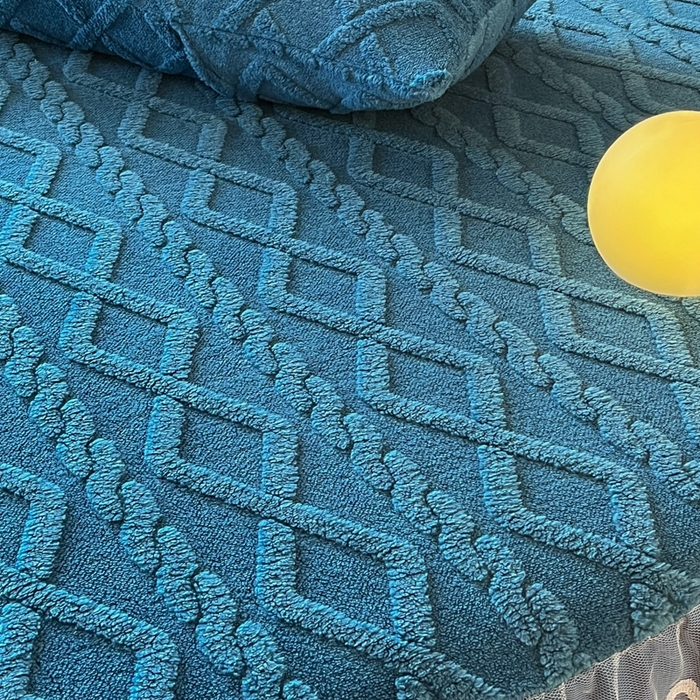 91家纺网 家纺一手货源 找家纺 米瑞娜 2025新款塔芙绒床裙三件套雕花绒蕾丝跨境单床裙外贸现货尺寸齐全 马尾型-宝蓝