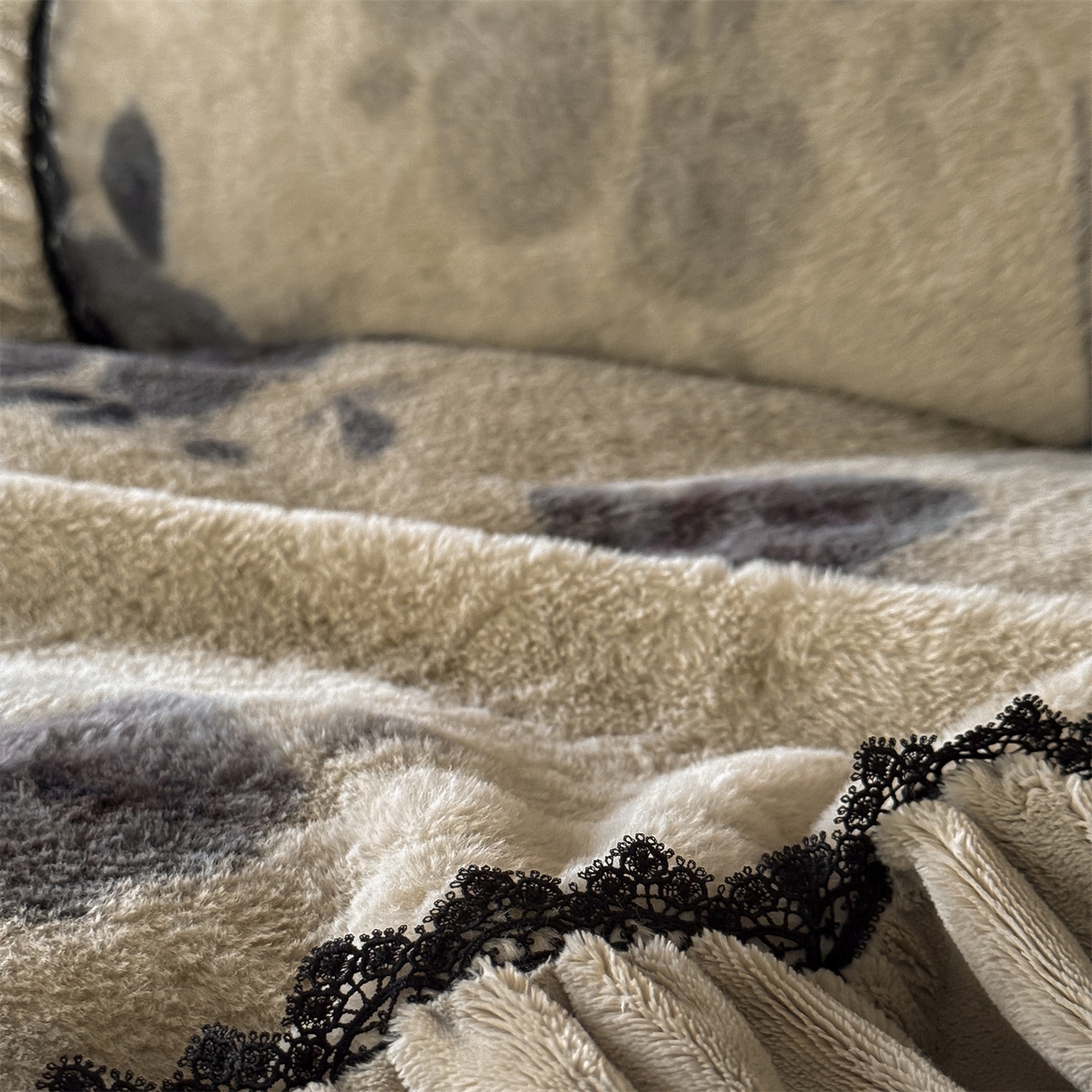 91家纺网 家纺一手货源 找家纺 （总）婳庭家居 2025新款复古仿兔兔绒牛奶绒浮光四件套