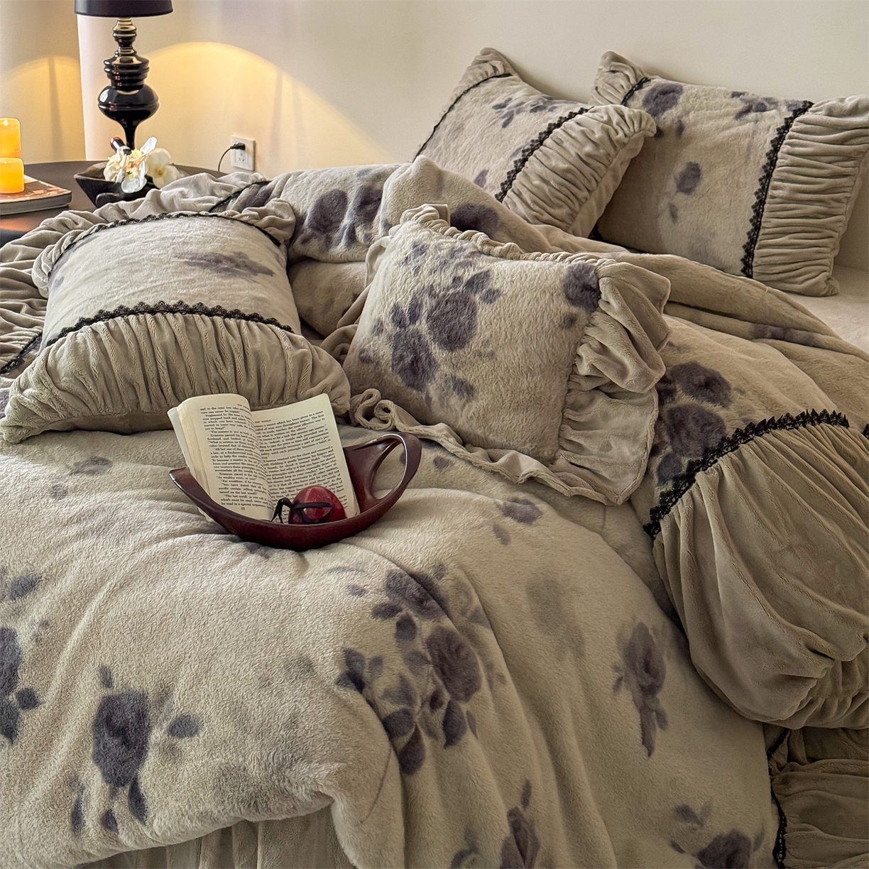 91家纺网 家纺一手货源 找家纺 （总）婳庭家居 2025新款复古仿兔兔绒牛奶绒浮光四件套