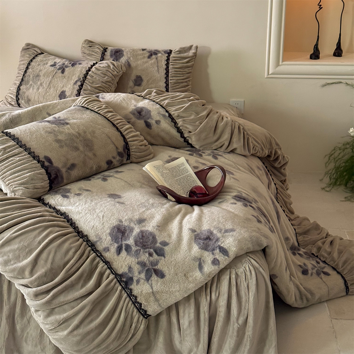 91家纺网 家纺一手货源 找家纺 （总）婳庭家居 2025新款复古仿兔兔绒牛奶绒浮光四件套