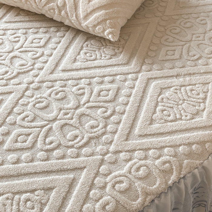 91家纺网 家纺一手货源 找家纺 米瑞娜 2025新款塔芙绒床裙三件套雕花绒蕾丝跨境单床裙外贸现货尺寸齐全 欧式床裙-白色