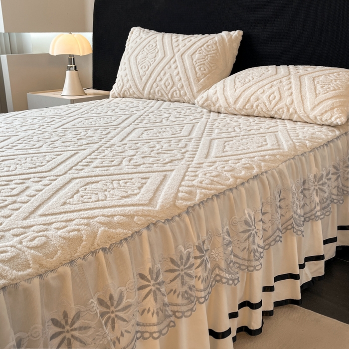 91家纺网 家纺一手货源 找家纺 米瑞娜 2025新款塔芙绒床裙三件套雕花绒蕾丝跨境单床裙外贸现货尺寸齐全 欧式床裙-白色