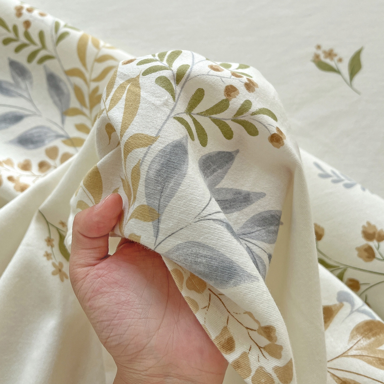 91家纺网 家纺一手货源 找家纺 依庭 2025新款高克重全棉纯棉磨毛印花单床单 叶芝