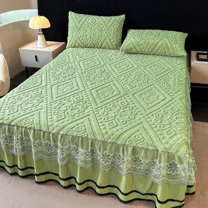 91家纺网 家纺一手货源 找家纺 米瑞娜 2025新款塔芙绒床裙三件套雕花绒蕾丝跨境单床裙外贸现货尺寸齐全 欧式床裙-果绿