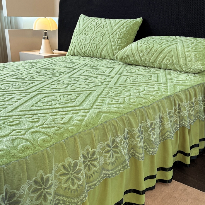 91家纺网 家纺一手货源 找家纺 米瑞娜 2025新款塔芙绒床裙三件套雕花绒蕾丝跨境单床裙外贸现货尺寸齐全 欧式床裙-果绿