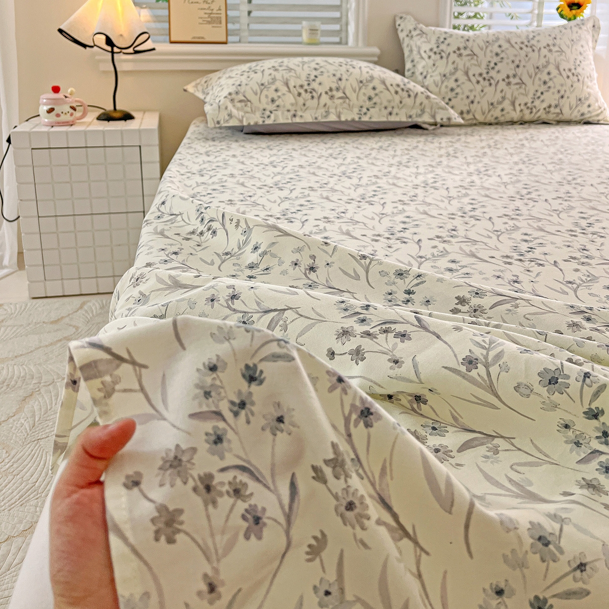 91家纺网 家纺一手货源 找家纺 依庭 2025新款高克重全棉纯棉磨毛印花单床单 樱贝