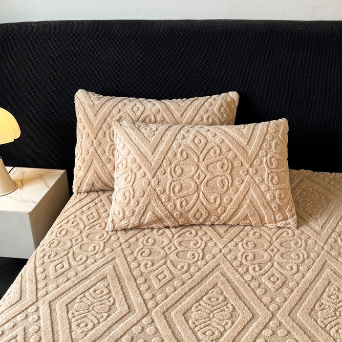 91家纺网 家纺一手货源 找家纺 米瑞娜 2025新款塔芙绒床裙三件套雕花绒蕾丝跨境单床裙外贸现货尺寸齐全 欧式床裙-卡其