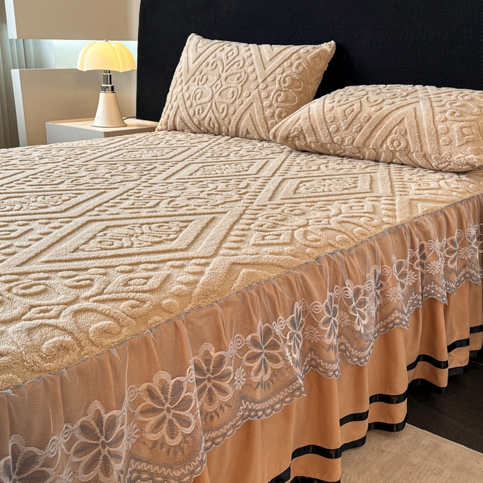 91家纺网 家纺一手货源 找家纺 米瑞娜 2025新款塔芙绒床裙三件套雕花绒蕾丝跨境单床裙外贸现货尺寸齐全 欧式床裙-卡其