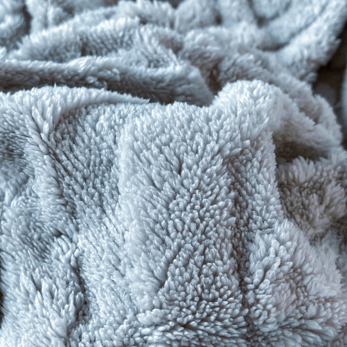 91家纺网 家纺一手货源 找家纺 米瑞娜 2025新款塔芙绒床裙三件套雕花绒蕾丝跨境单床裙外贸现货尺寸齐全 欧式床裙-蓝灰