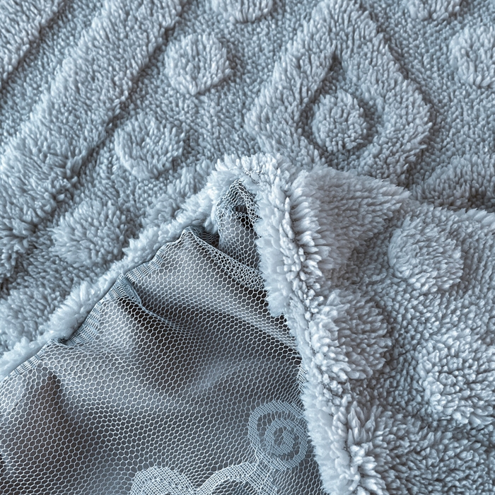 91家纺网 家纺一手货源 找家纺 米瑞娜 2025新款塔芙绒床裙三件套雕花绒蕾丝跨境单床裙外贸现货尺寸齐全 欧式床裙-蓝灰