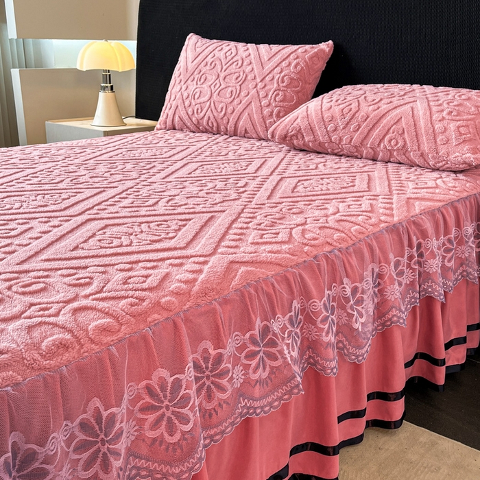 91家纺网 家纺一手货源 找家纺 米瑞娜 2025新款塔芙绒床裙三件套雕花绒蕾丝跨境单床裙外贸现货尺寸齐全 欧式床裙-玫红