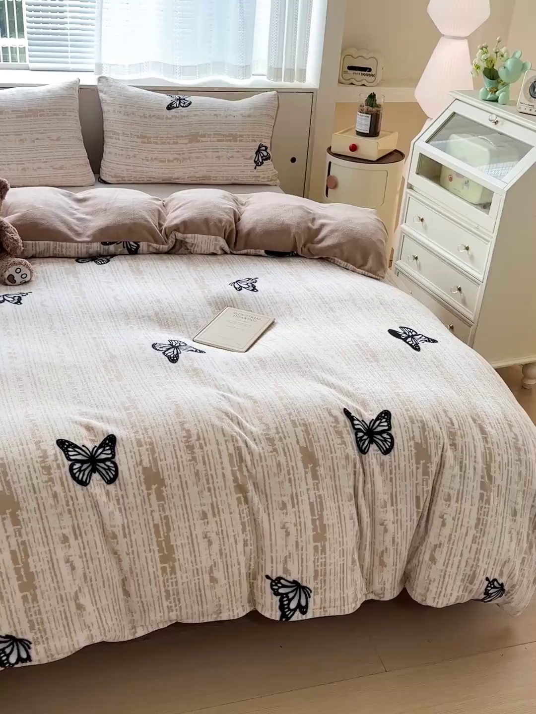 91家纺网 家纺一手货源 找家纺 名品家纺 2025新款保暖牛奶绒单被套 法式蝴蝶