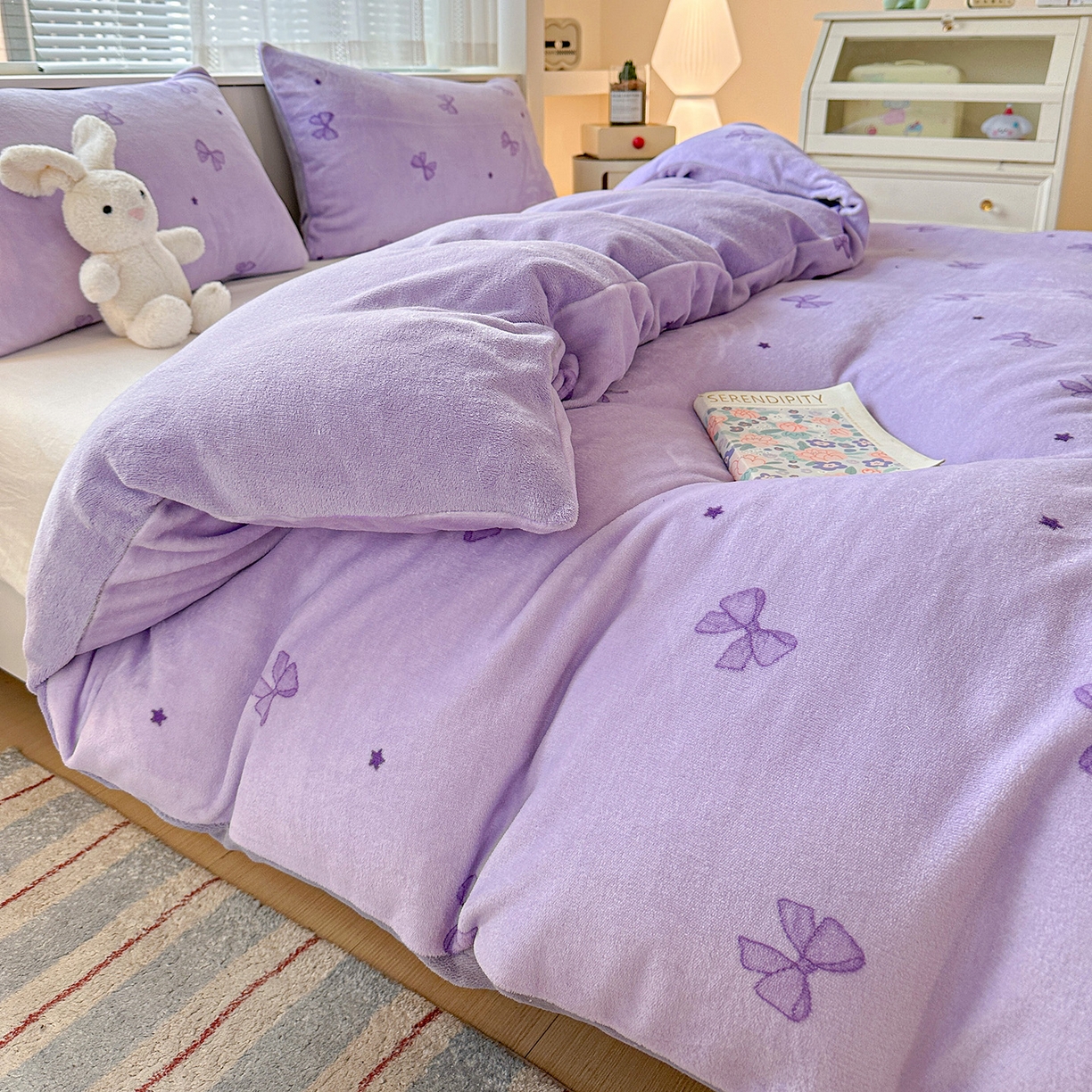 91家纺网 家纺一手货源 找家纺 名品家纺 2025新款保暖牛奶绒单被套 蝴蝶结紫