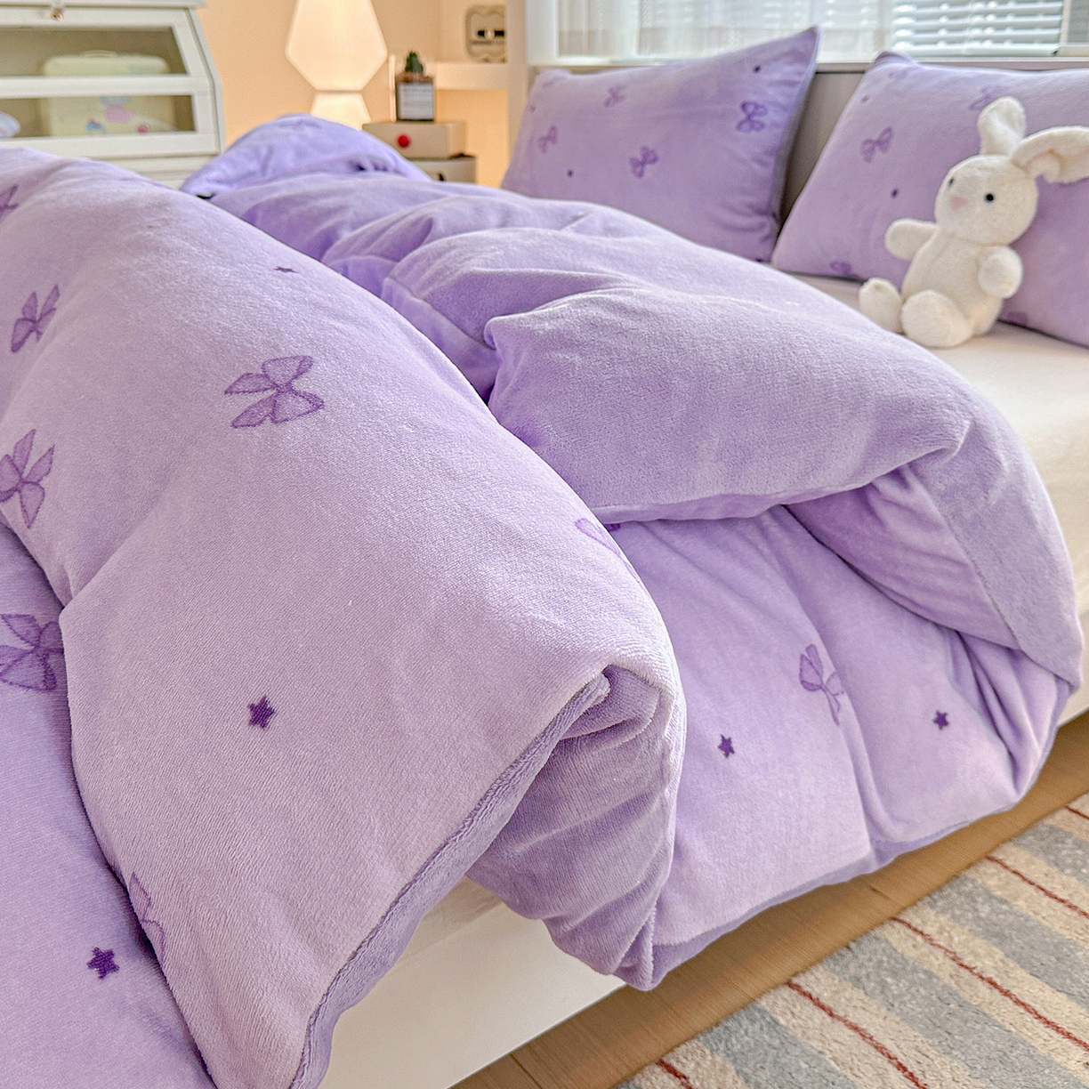 91家纺网 家纺一手货源 找家纺 名品家纺 2025新款保暖牛奶绒单被套 蝴蝶结紫