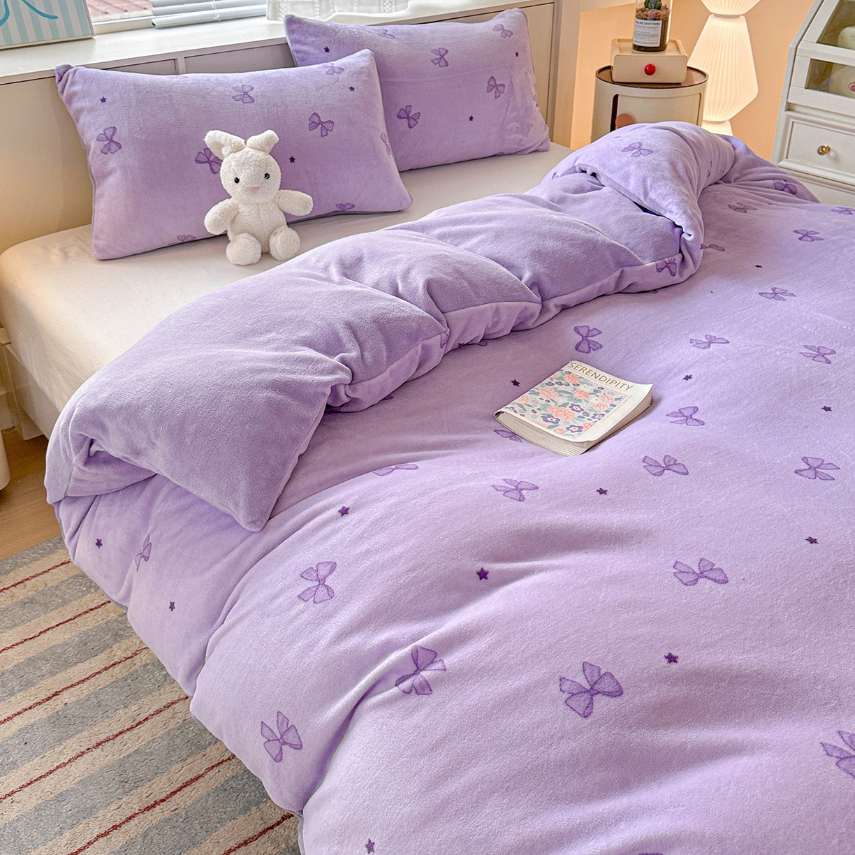 91家纺网 家纺一手货源 找家纺 名品家纺 2025新款保暖牛奶绒单被套 蝴蝶结紫