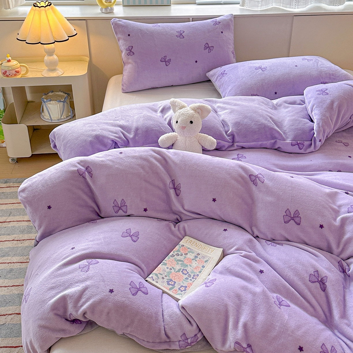 91家纺网 家纺一手货源 找家纺 名品家纺 2025新款保暖牛奶绒单被套 蝴蝶结紫