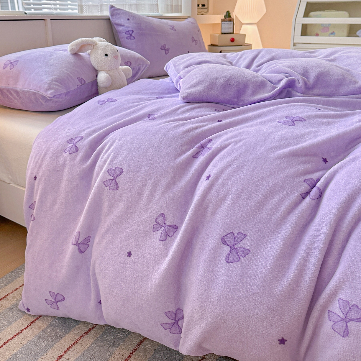 91家纺网 家纺一手货源 找家纺 名品家纺 2025新款保暖牛奶绒单被套 蝴蝶结紫