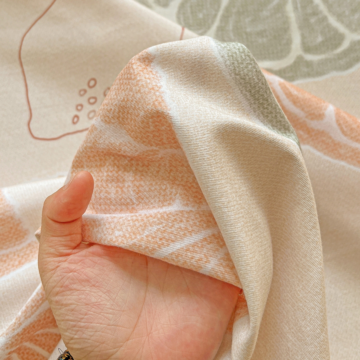 91家纺网 家纺一手货源 找家纺 依庭 2025新款高克重全棉纯棉磨毛印花单床单 柚见