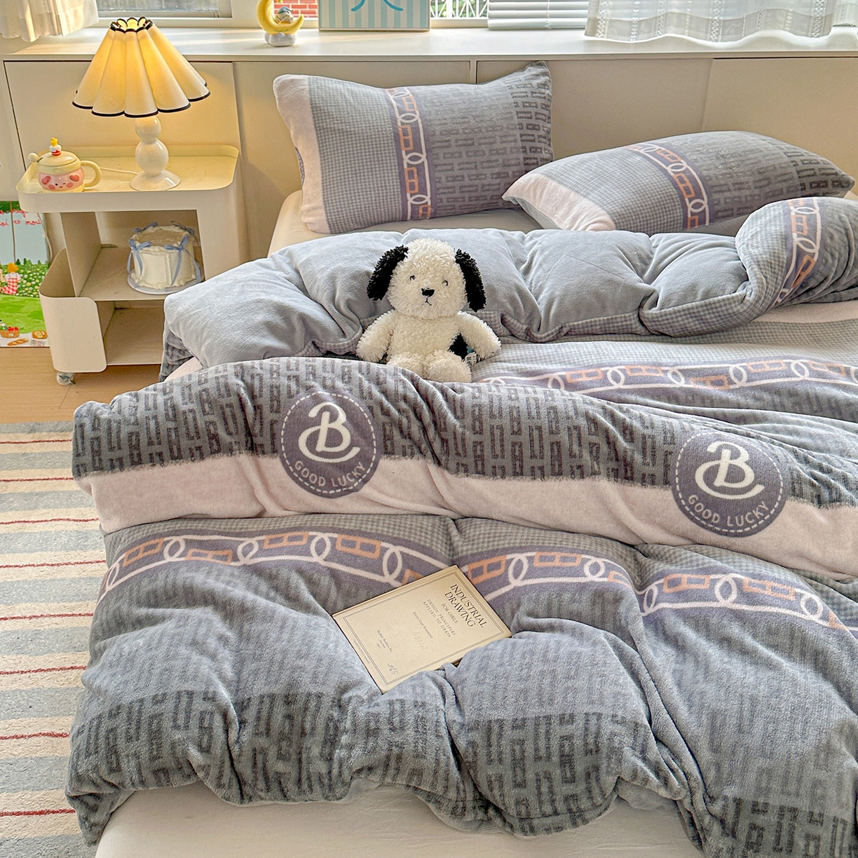 91家纺网 家纺一手货源 找家纺 名品家纺 2025新款保暖牛奶绒单被套 罗拉