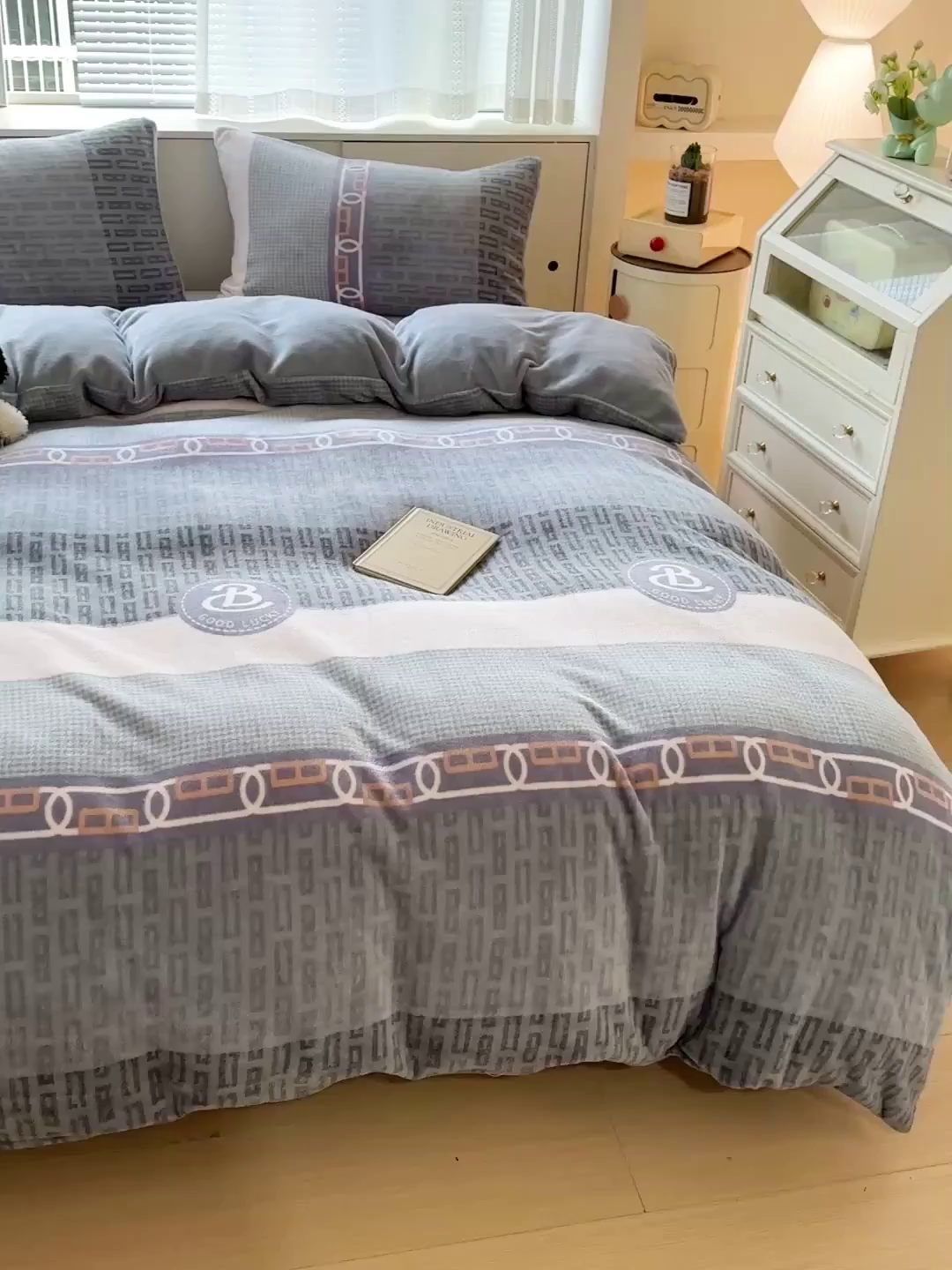 91家纺网 家纺一手货源 找家纺 名品家纺 2025新款保暖牛奶绒单被套 罗拉