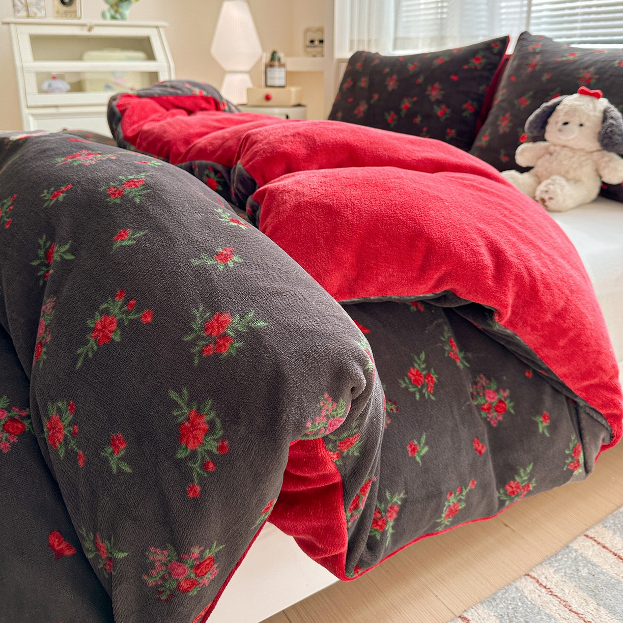 91家纺网 家纺一手货源 找家纺 名品家纺 2025新款保暖牛奶绒单被套 玫瑰故事