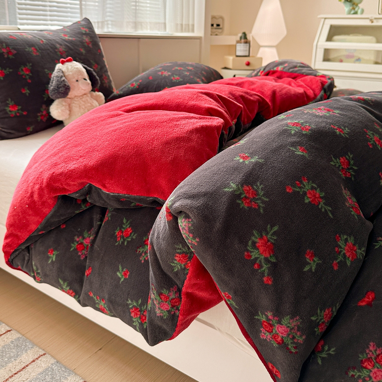 91家纺网 家纺一手货源 找家纺 名品家纺 2025新款保暖牛奶绒单被套 玫瑰故事