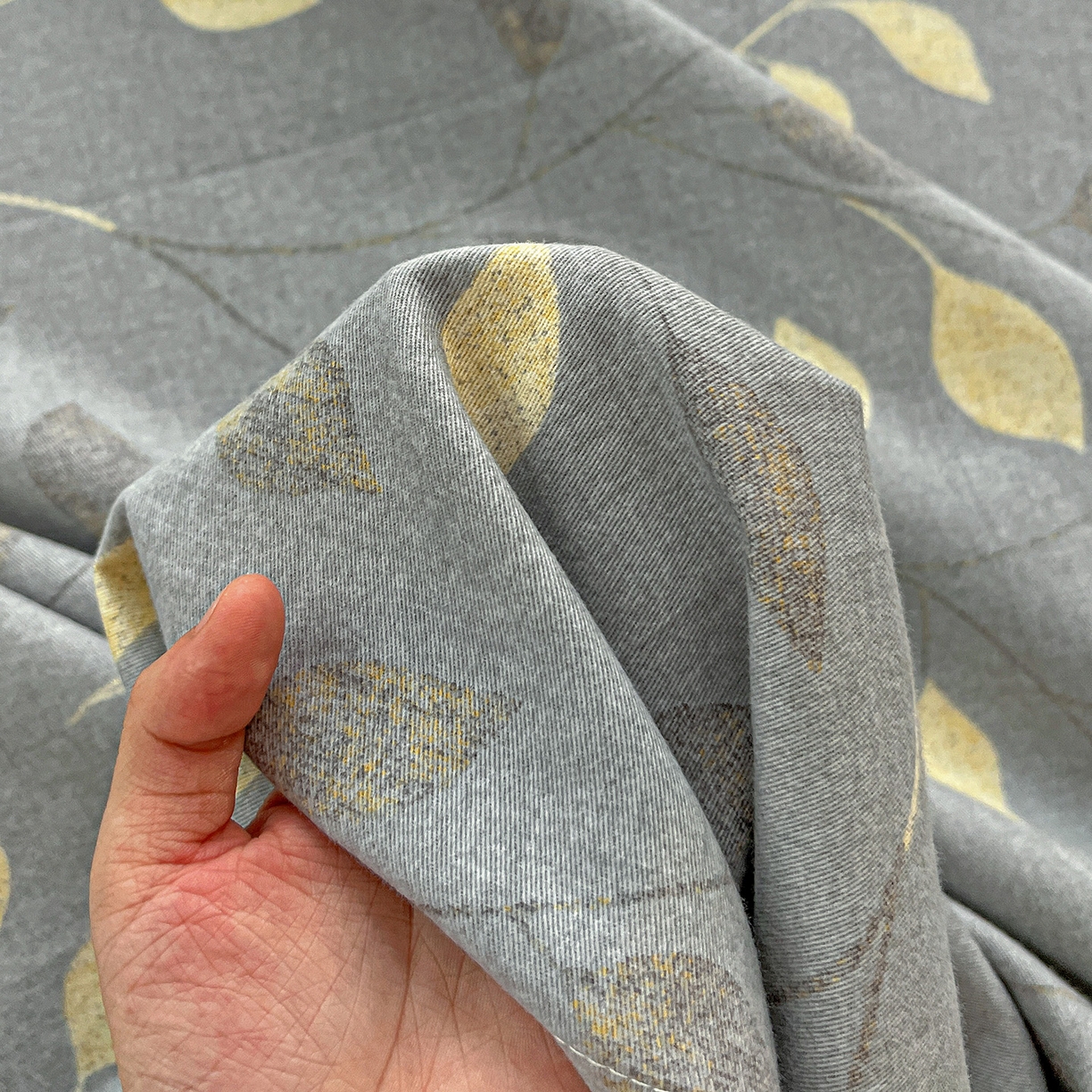 91家纺网 家纺一手货源 找家纺 依庭 2025新款高克重全棉纯棉磨毛印花单床单 灼华