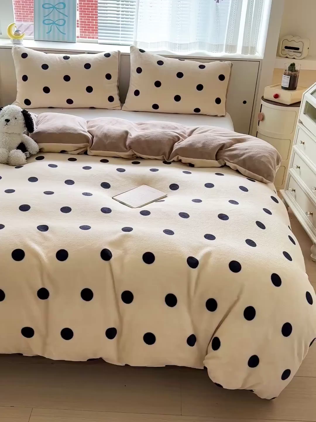 91家纺网 家纺一手货源 找家纺 名品家纺 2025新款保暖牛奶绒单被套 奶油波点