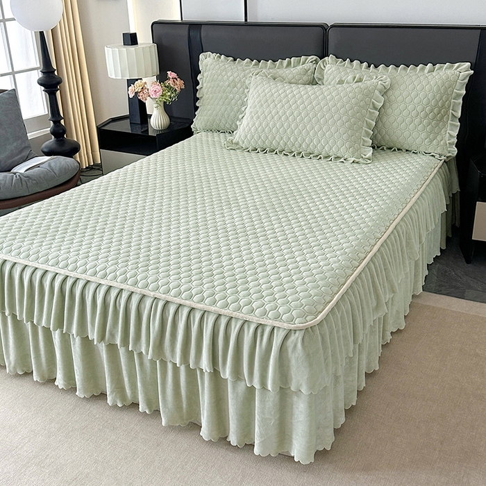 91家纺网 家纺一手货源 找家纺 （总）董韵家纺 2025新款牛奶绒刺绣夹棉床裙三件套系列（控价）