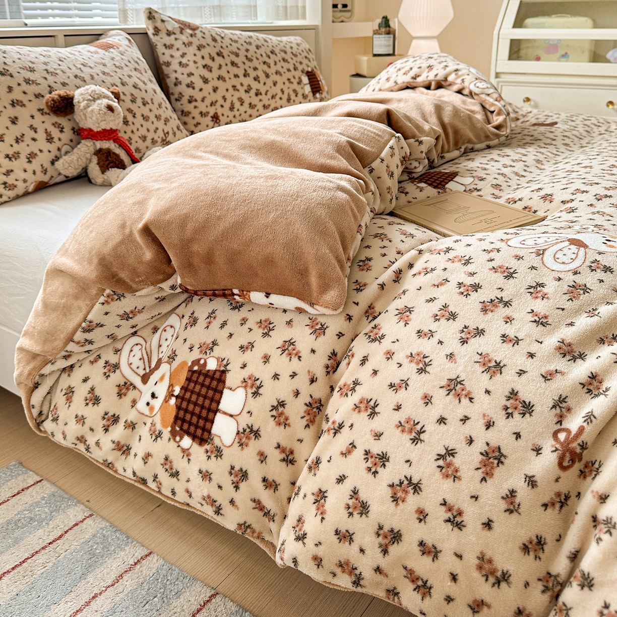 91家纺网 家纺一手货源 找家纺 名品家纺 2025新款保暖牛奶绒单被套 田园兔