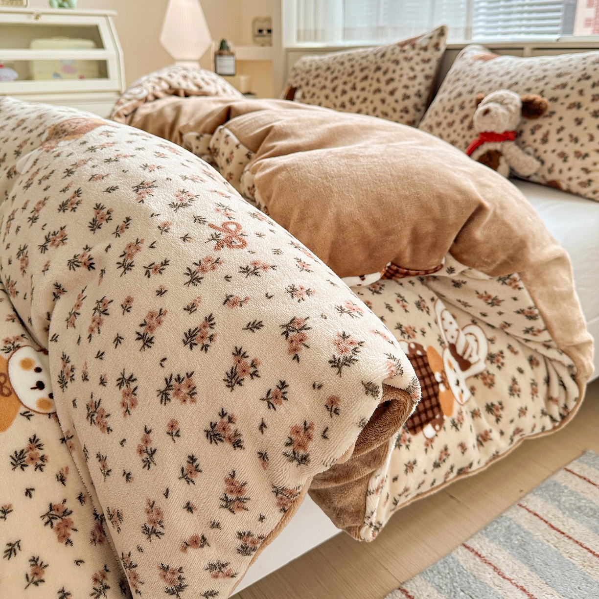 91家纺网 家纺一手货源 找家纺 名品家纺 2025新款保暖牛奶绒单被套 田园兔