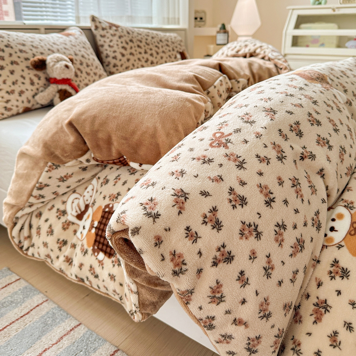 91家纺网 家纺一手货源 找家纺 名品家纺 2025新款保暖牛奶绒单被套 田园兔