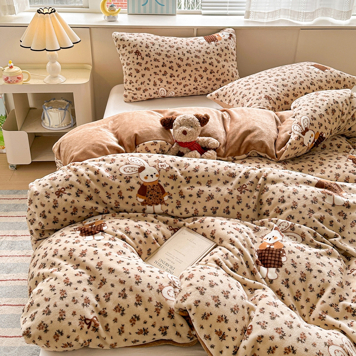 91家纺网 家纺一手货源 找家纺 名品家纺 2025新款保暖牛奶绒单被套 田园兔