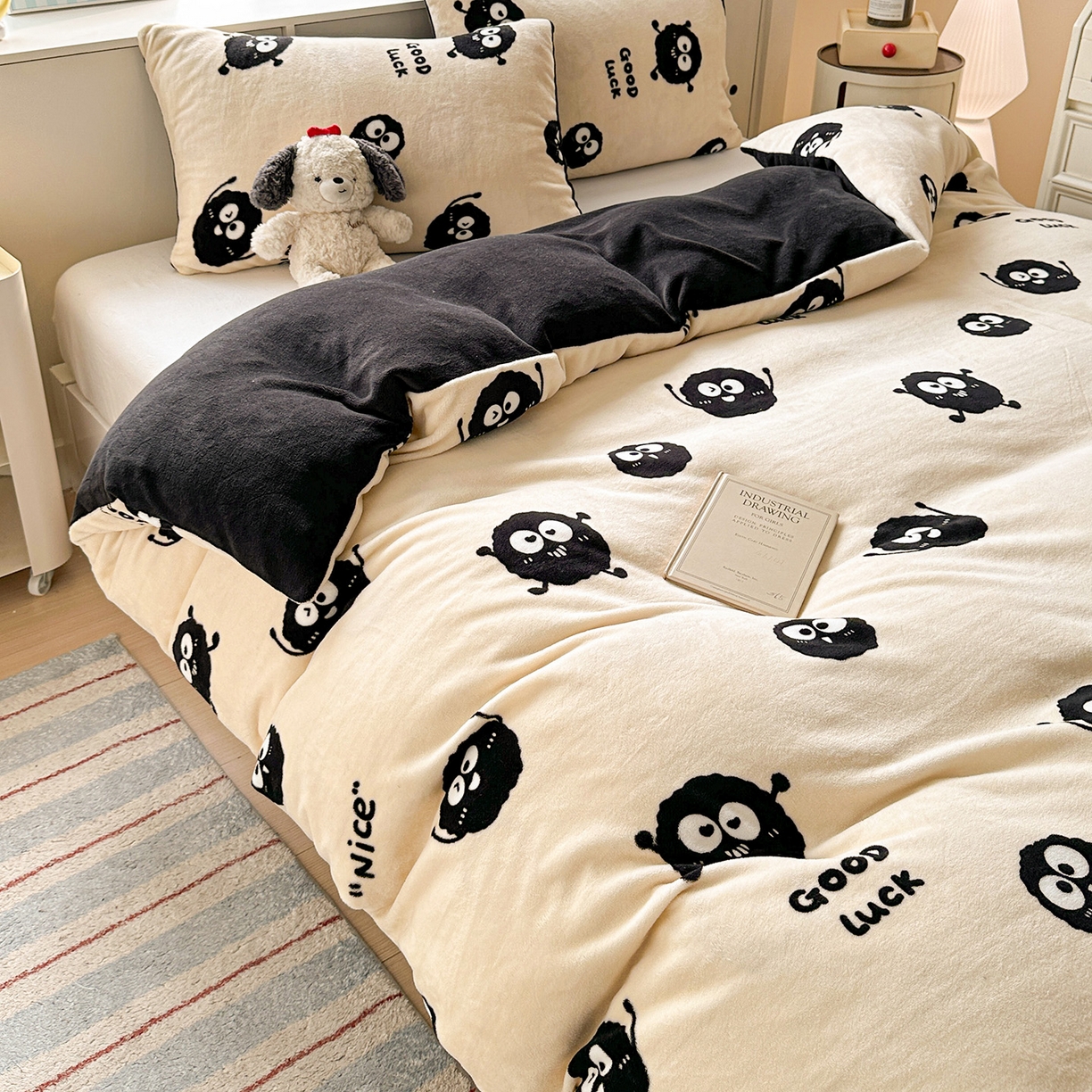 91家纺网 家纺一手货源 找家纺 名品家纺 2025新款保暖牛奶绒单被套 幸运煤球