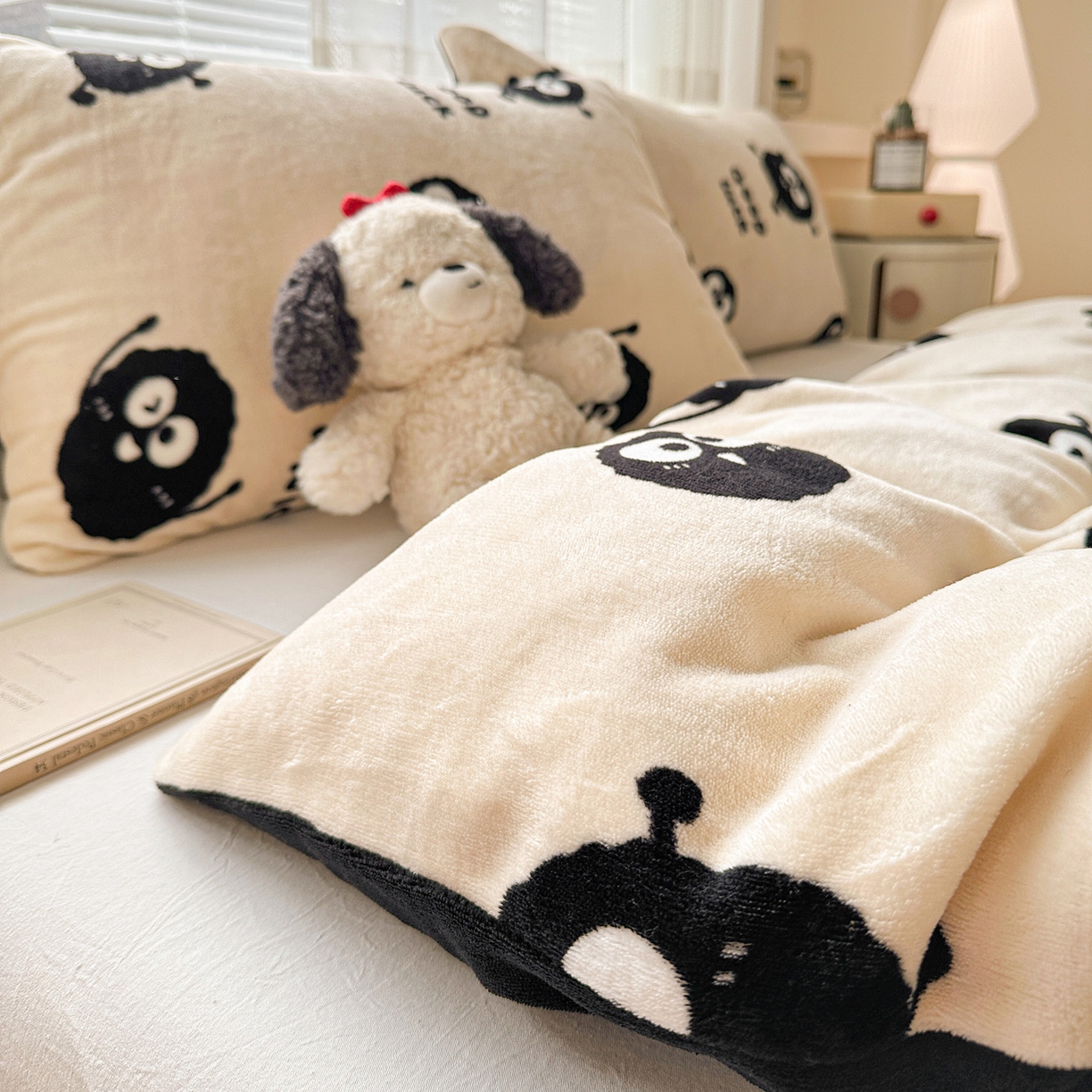 91家纺网 家纺一手货源 找家纺 名品家纺 2025新款保暖牛奶绒单被套 幸运煤球