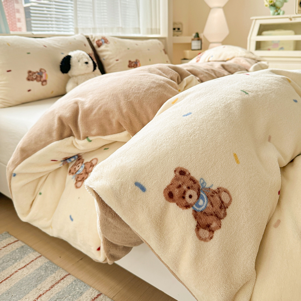 91家纺网 家纺一手货源 找家纺 名品家纺 2025新款保暖牛奶绒单被套 芝士小熊