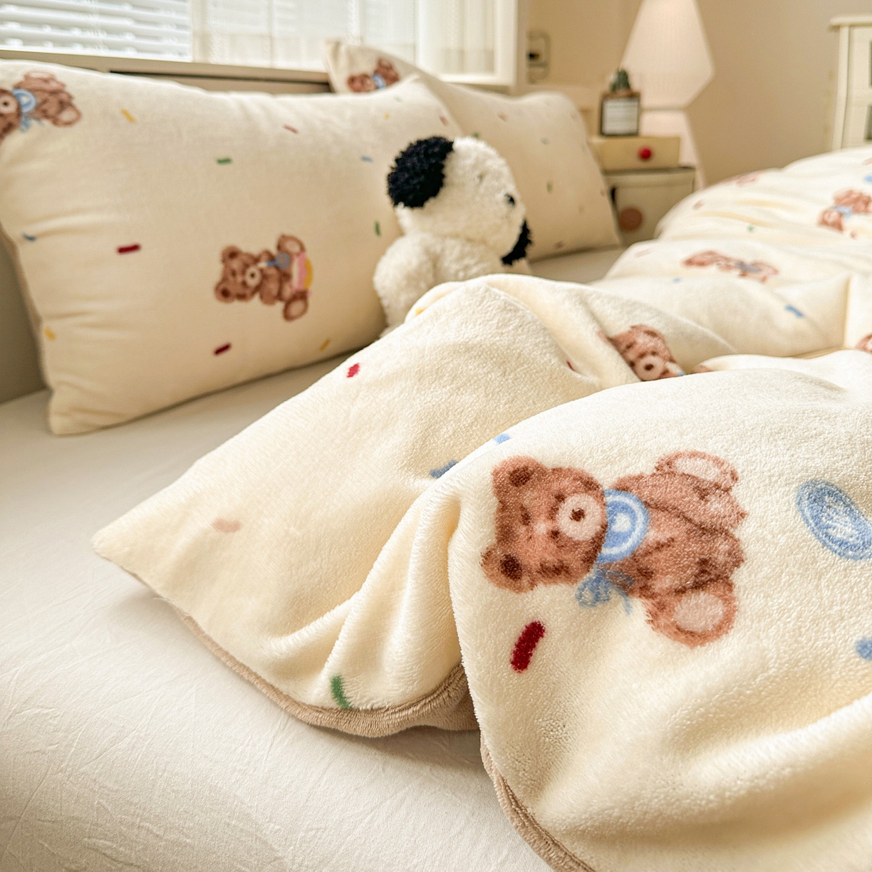 91家纺网 家纺一手货源 找家纺 名品家纺 2025新款保暖牛奶绒单被套 芝士小熊