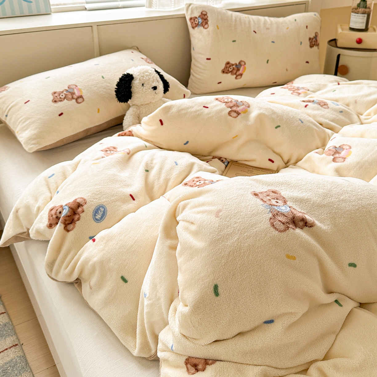 91家纺网 家纺一手货源 找家纺 名品家纺 2025新款保暖牛奶绒单被套 芝士小熊