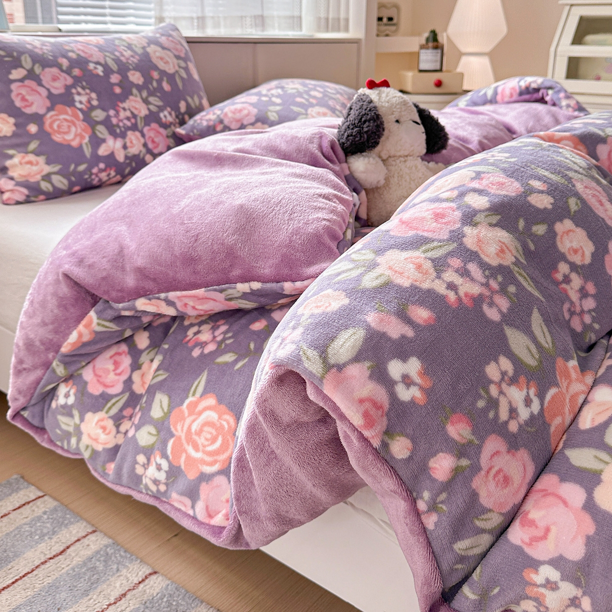 91家纺网 家纺一手货源 找家纺 名品家纺 2025新款保暖牛奶绒单被套 紫藤花语