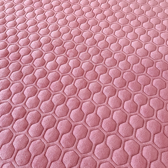 91家纺网 家纺一手货源 找家纺 董韵家纺 2025新款牛奶绒刺绣夹棉床裙三件套系列（控价） 绒语-豆沙