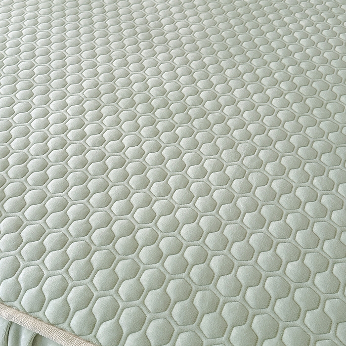 91家纺网 家纺一手货源 找家纺 董韵家纺 2025新款牛奶绒刺绣夹棉床裙三件套系列（控价） 绒语-青霭