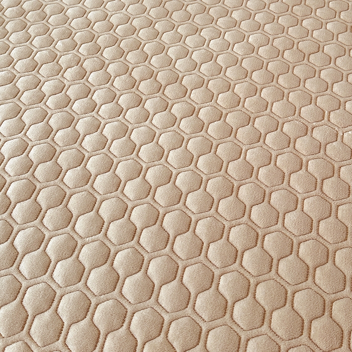 91家纺网 家纺一手货源 找家纺 董韵家纺 2025新款牛奶绒刺绣夹棉床裙三件套系列（控价） 绒语-驼奶咖