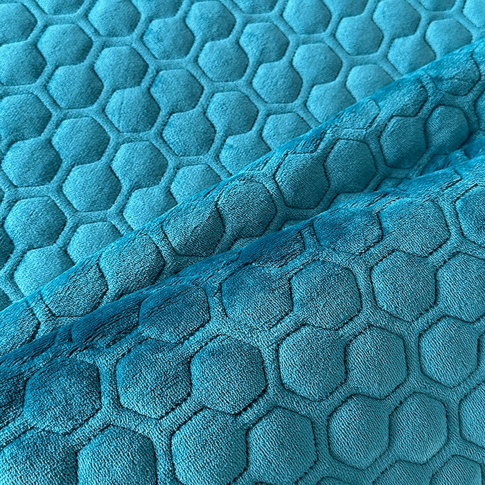 91家纺网 家纺一手货源 找家纺 董韵家纺 2025新款牛奶绒刺绣夹棉床裙三件套系列（控价） 丝语-靛青