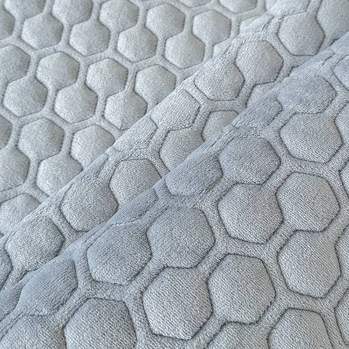 91家纺网 家纺一手货源 找家纺 董韵家纺 2025新款牛奶绒刺绣夹棉床裙三件套系列（控价） 丝语-云烟灰