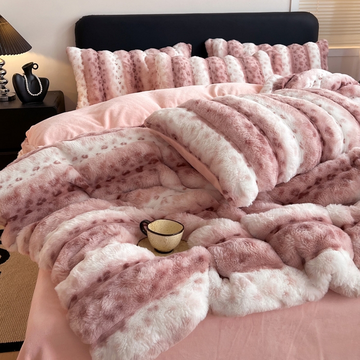 91家纺网 家纺一手货源 找家纺 梦莱斯 2025新款轻奢高克重兔毛绒四件套 粉色