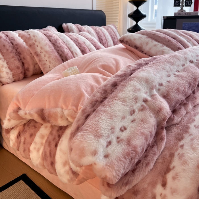 91家纺网 家纺一手货源 找家纺 梦莱斯 2025新款轻奢高克重兔毛绒四件套 粉色