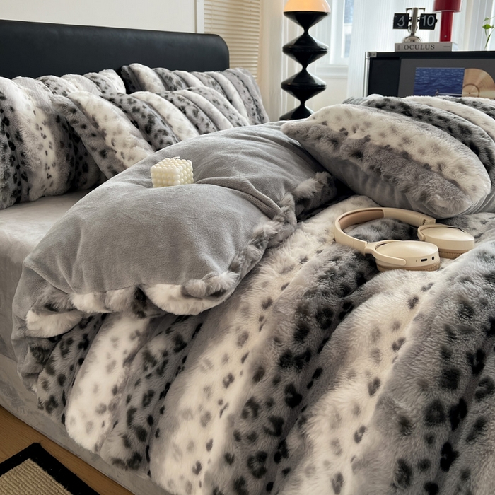 91家纺网 家纺一手货源 找家纺 梦莱斯 2025新款轻奢高克重兔毛绒四件套 灰色