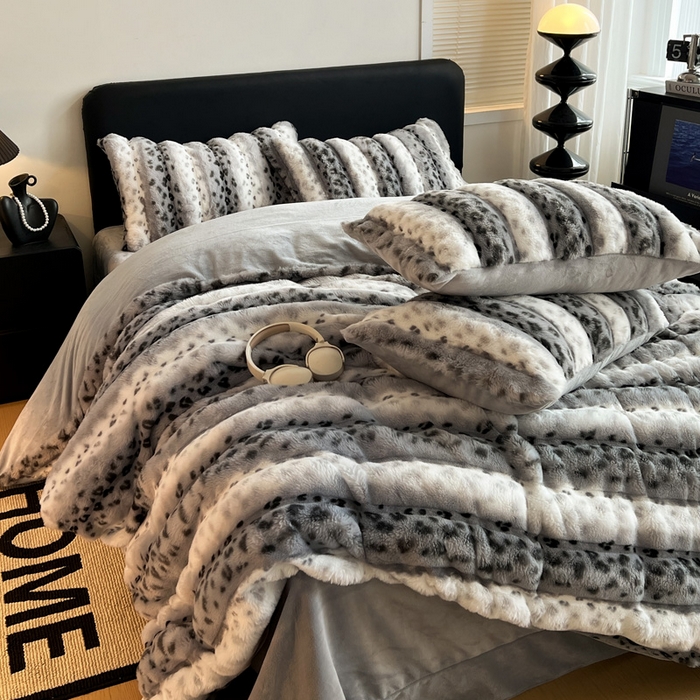 91家纺网 家纺一手货源 找家纺 梦莱斯 2025新款轻奢高克重兔毛绒四件套 灰色